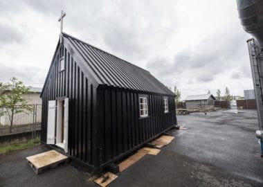 Krýsuvíkurkirkja - afhending