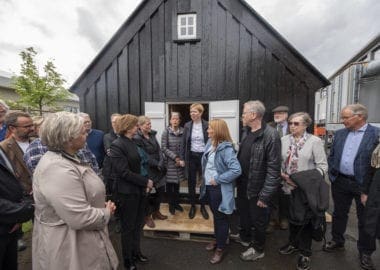 Krýsuvíkurkirkja - afhending