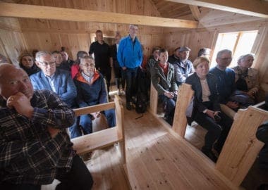 Krýsuvíkurkirkja - afhending